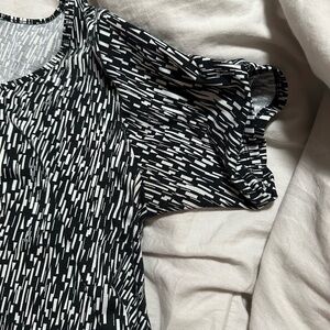 Women’s luluaroe size large shirt